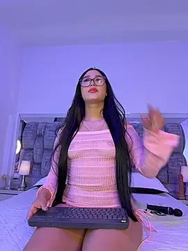 LucianaVlezz online show from 07-17-26, 08:03
