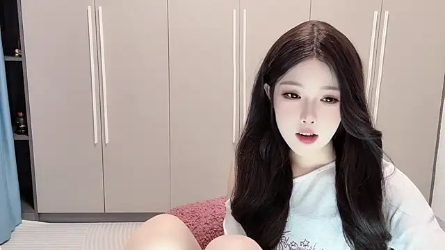 QOiio online show from 07-10-26, 01:32
