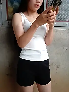 MiuMiu-Babyy online show from 07-08-26, 10:47