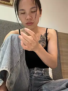 MiuMiu-Babyy online show from 07-11-26, 10:18