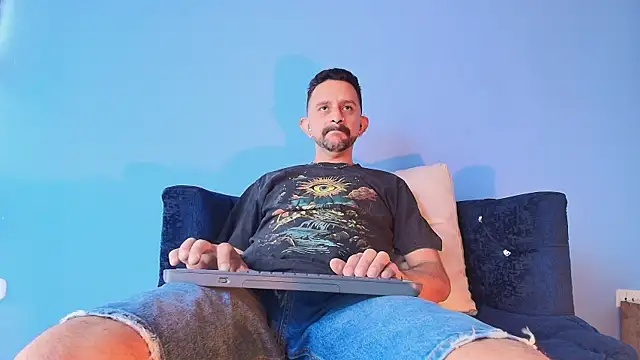 pigbananax online show from 07-20-26, 05:37