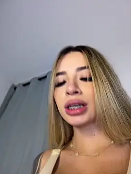 Lola-Blondie online show from 07-06-26, 01:57