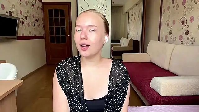 AmeliaOakheart online show from 07-15-26, 12:21