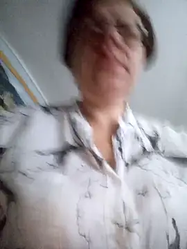 Olena72531 online show from 07-17-26, 05:36