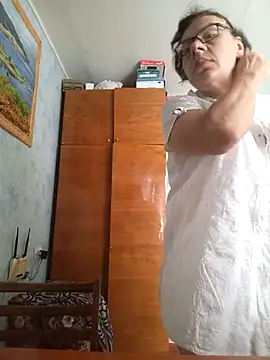 Olena72531 online show from 07-21-26, 06:49