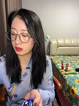 weiwei103 online show from 07-01-26, 01:45