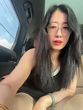 weiwei103 online show from 07-28-26, 04:08