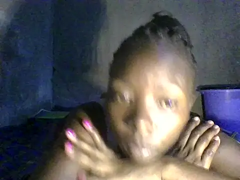 Snapshot of LauraLavin chatting on 07-04-26, 12:55 LauraLavin online show from 07-04-26, 12:55