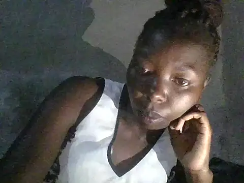 Snapshot of LauraLavin chatting on 07-29-26, 11:19 LauraLavin online show from 07-29-26, 11:19