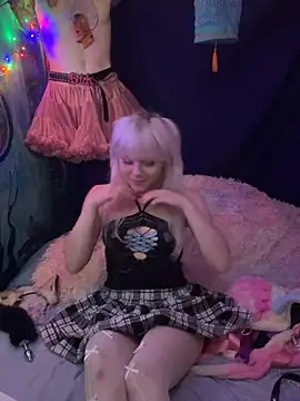 Snapshot of LilyMintyx chatting on 07-06-26, 10:23 LilyMintyx online show from 07-06-26, 10:23