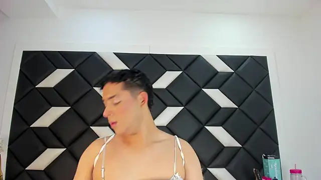 darian lafortezaa online show from 07-15-26, 07:52