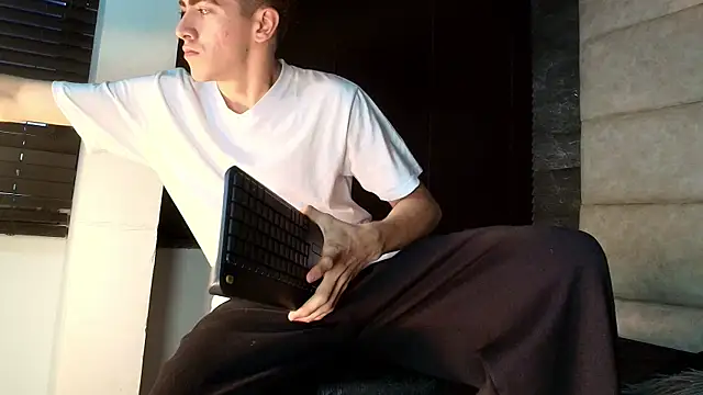Tyler Mcrey online show from 07-02-26, 01:17