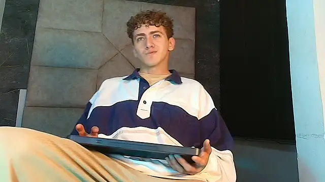Tyler Mcrey online show from 07-10-26, 01:25