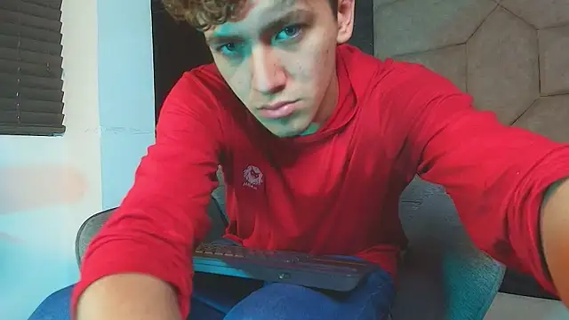Tyler Mcrey online show from 07-21-26, 01:02