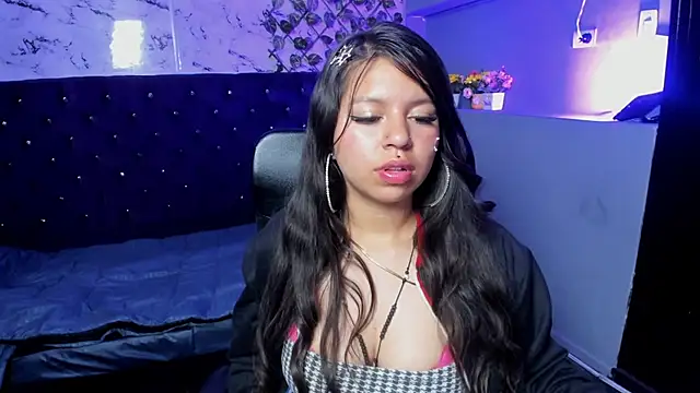 Miluu u online show from 07-24-26, 04:05