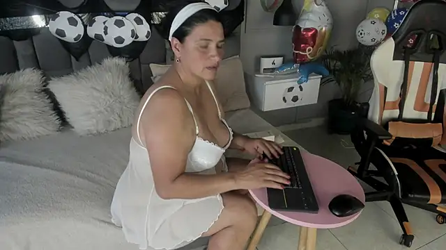 Martina Milff online show from 07-09-26, 08:24