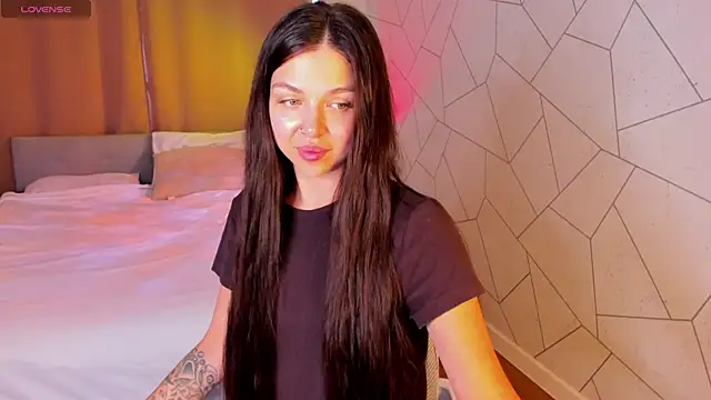 Megan Fosterr online show from 07-18-26, 08:51