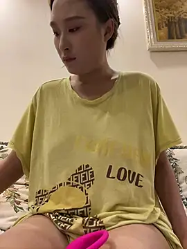 Snapshot of xingchen-002 chatting on 07-29-26, 12:25 xingchen-002 online show from 07-29-26, 12:25