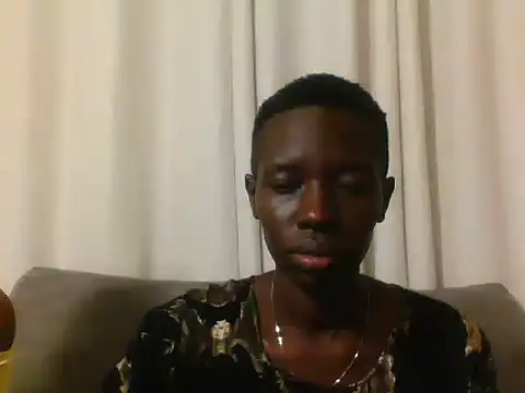 Snapshot of Goldy_petite chatting on 06-27-26, 02:34 Goldy petite online show from 06-27-26, 02:34