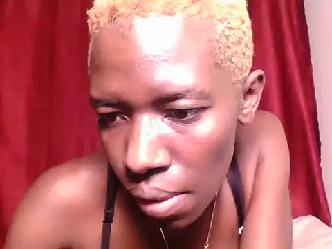 Snapshot of Goldy_petite chatting on 07-21-26, 06:54 Goldy petite online show from 07-21-26, 06:54