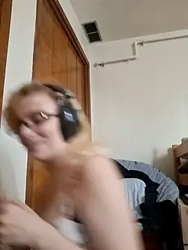 Little Miss Needy online show from 07-02-26, 06:58