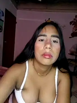 Snapshot of alice_xoxo_ chatting on 07-20-26, 12:18 alice xoxo online show from 07-20-26, 12:18