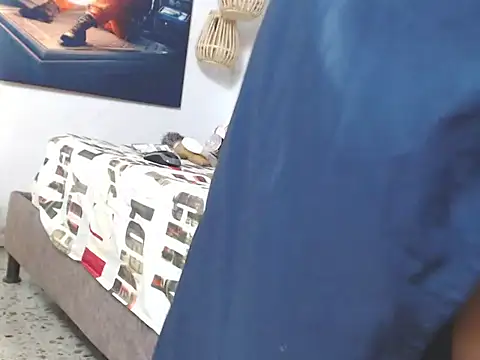 Hotchantal1 online show from 07-04-26, 03:18
