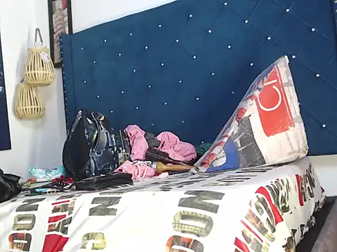 Hotchantal1 online show from 07-19-26, 02:32