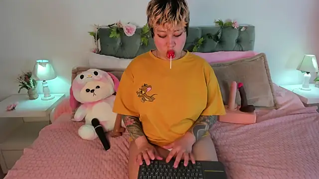 Annapinuplovex online show from 07-28-26, 07:39