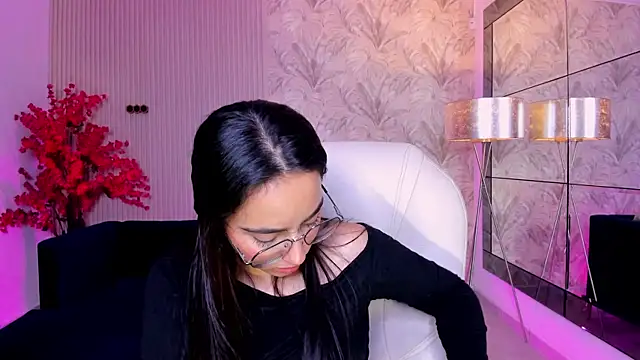 Emilyy parker  online show from 07-10-26, 07:38