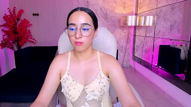 Emilyy parker  online show from 07-17-26, 07:08