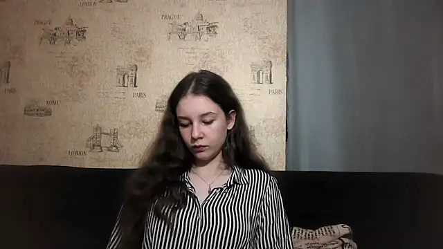 ElinoreHuxman online show from 07-11-26, 06:16