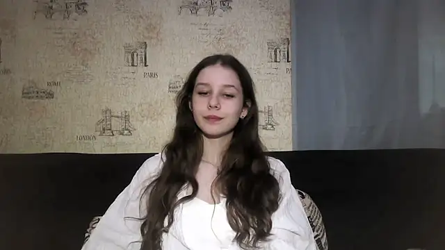 ElinoreHuxman online show from 07-26-26, 12:01