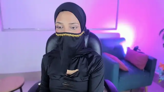 LaylaFantasy  online show from 07-09-26, 04:05