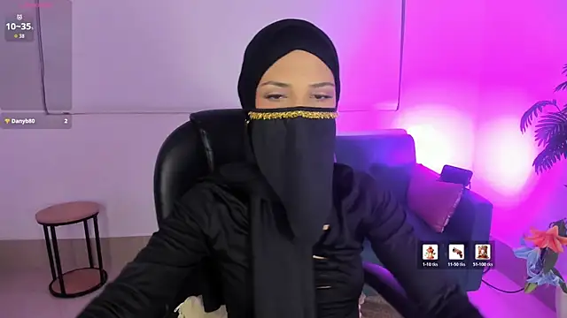 LaylaFantasy  online show from 07-11-26, 04:15