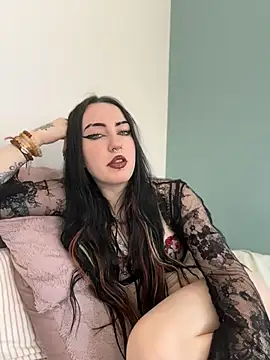 Snapshot of Ellie_Whitfield chatting on 07-15-26, 12:43 Ellie Whitfield online show from 07-15-26, 12:43