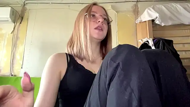 WinifredLunney online show from 07-07-26, 05:10