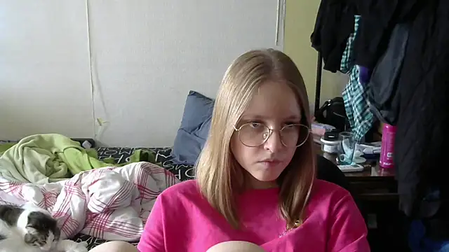 WinifredLunney online show from 07-10-26, 10:40