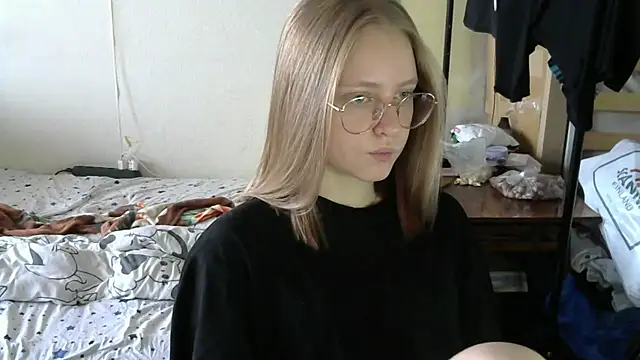 WinifredLunney online show from 07-21-26, 05:21