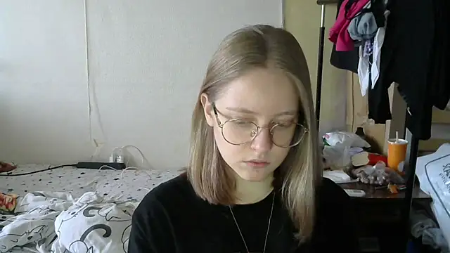 WinifredLunney online show from 07-22-26, 05:10