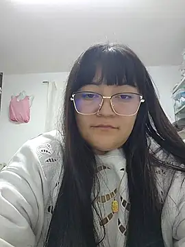 Louise 0105 online show from 07-05-26, 05:03