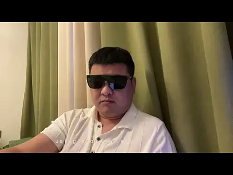 zhang1118 online show from 07-04-26, 10:43