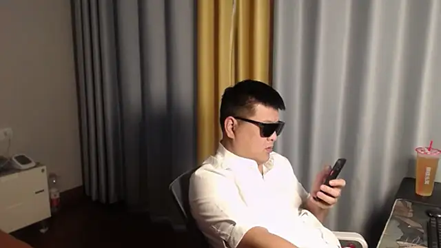 zhang1118 online show from 07-22-26, 08:06
