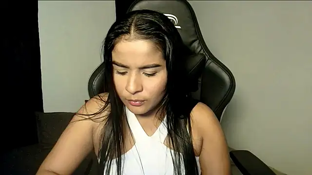 Kiara Naomi online show from 07-01-26, 04:36