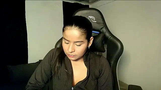 Kiara Naomi online show from 07-11-26, 01:41