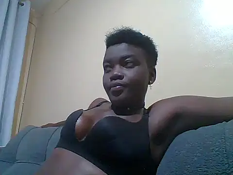 Pretty-Leaa online show from 07-17-26, 04:30