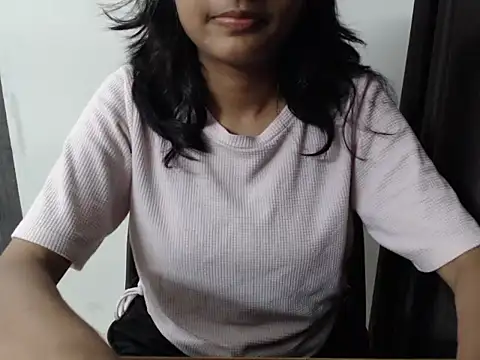 Sizzling Ruhii  online show from 07-23-26, 04:27