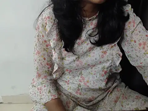 Sizzling Ruhii  online show from 07-28-26, 05:45