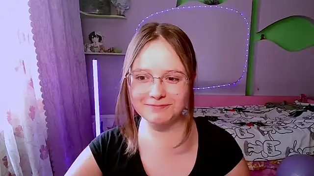 Snapshot of RoseLyyn chatting on 07-12-26, 12:18 RoseLyyn online show from 07-12-26, 12:18