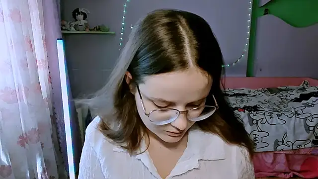 Snapshot of RoseLyyn chatting on 07-18-26, 12:31 RoseLyyn online show from 07-18-26, 12:31